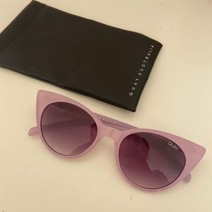 QUAY Aphrodite Sunglasses in Violet
